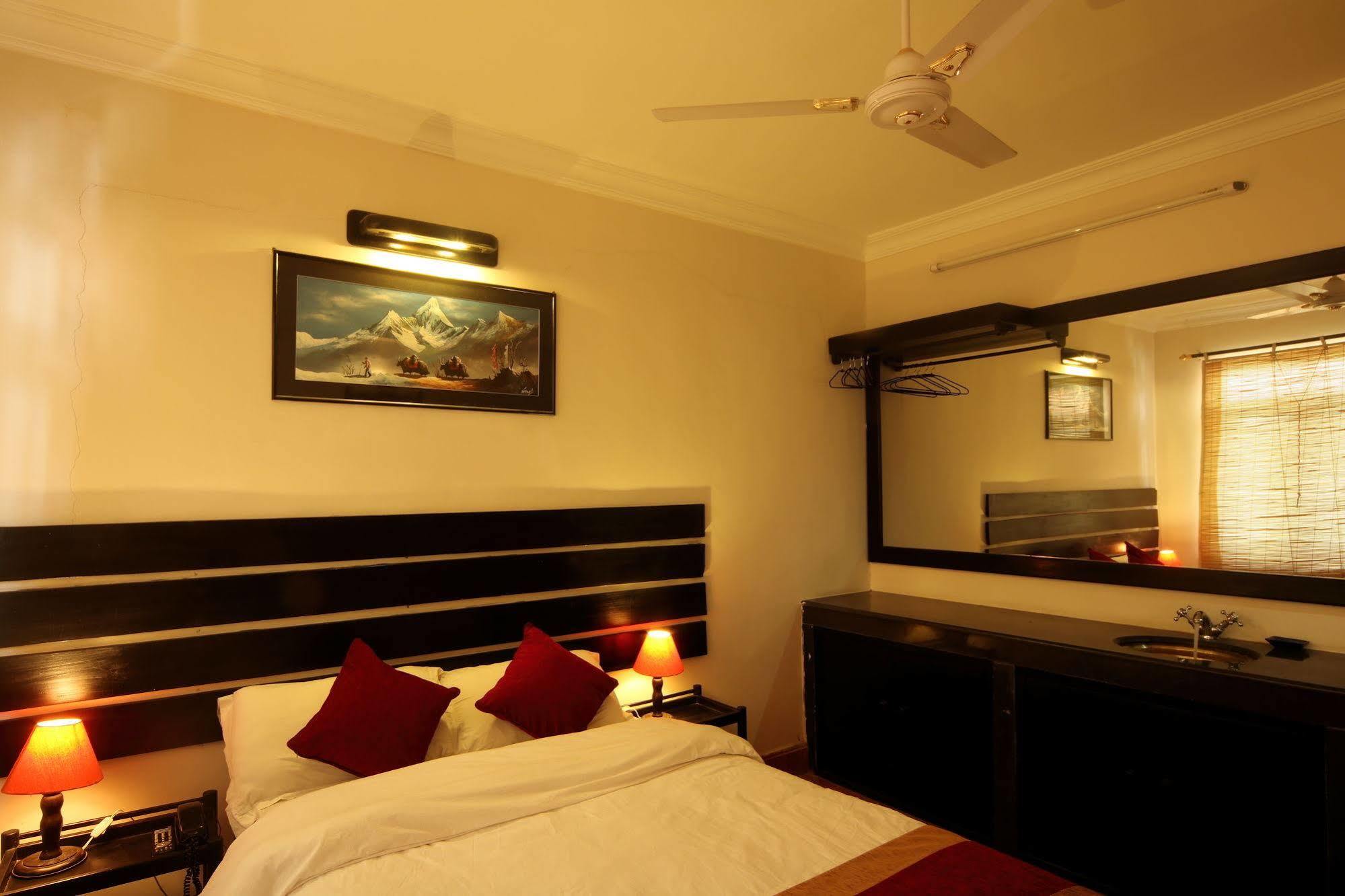 Hotel Thorong Peak Κατμαντού Εξωτερικό φωτογραφία